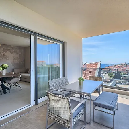 Franc 2 Apartment *