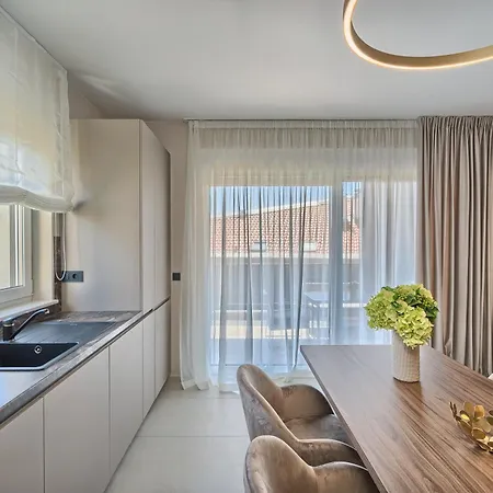 Franc 2 Apartment Primosten